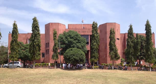 J&K&L High Court Rules National Sports Federation Cannot Compel Government Employee Relief for Sporting Assignments